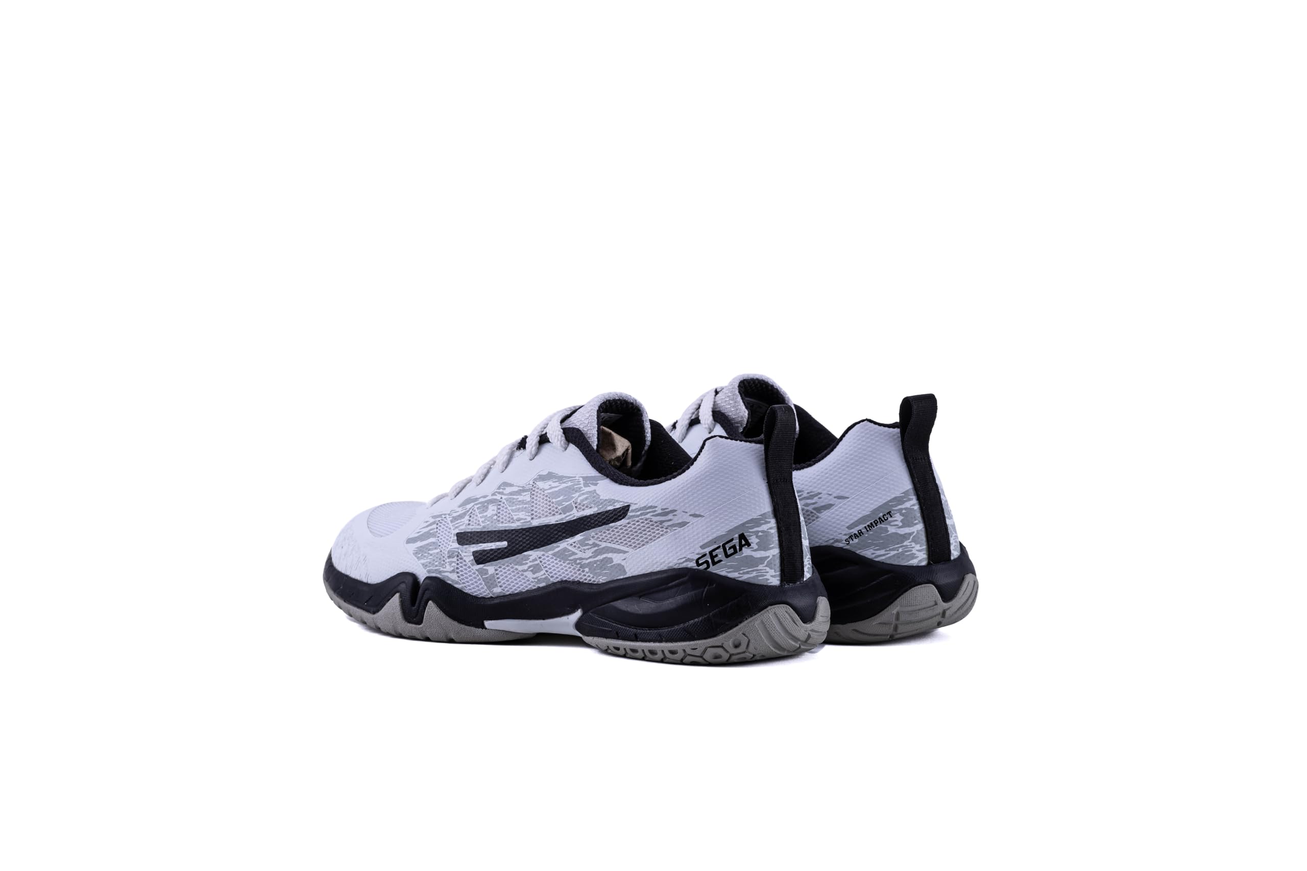 A pair of white QUIVE SEGA RP24 badminton squash court trainers with black accents and a textured sole.