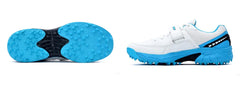 A pair of white, blue QUIVE SEGA REACH Performance Cricket Studs Boots with a synthetic and textile upper, featuring a midfoot band and a rubber outsole.