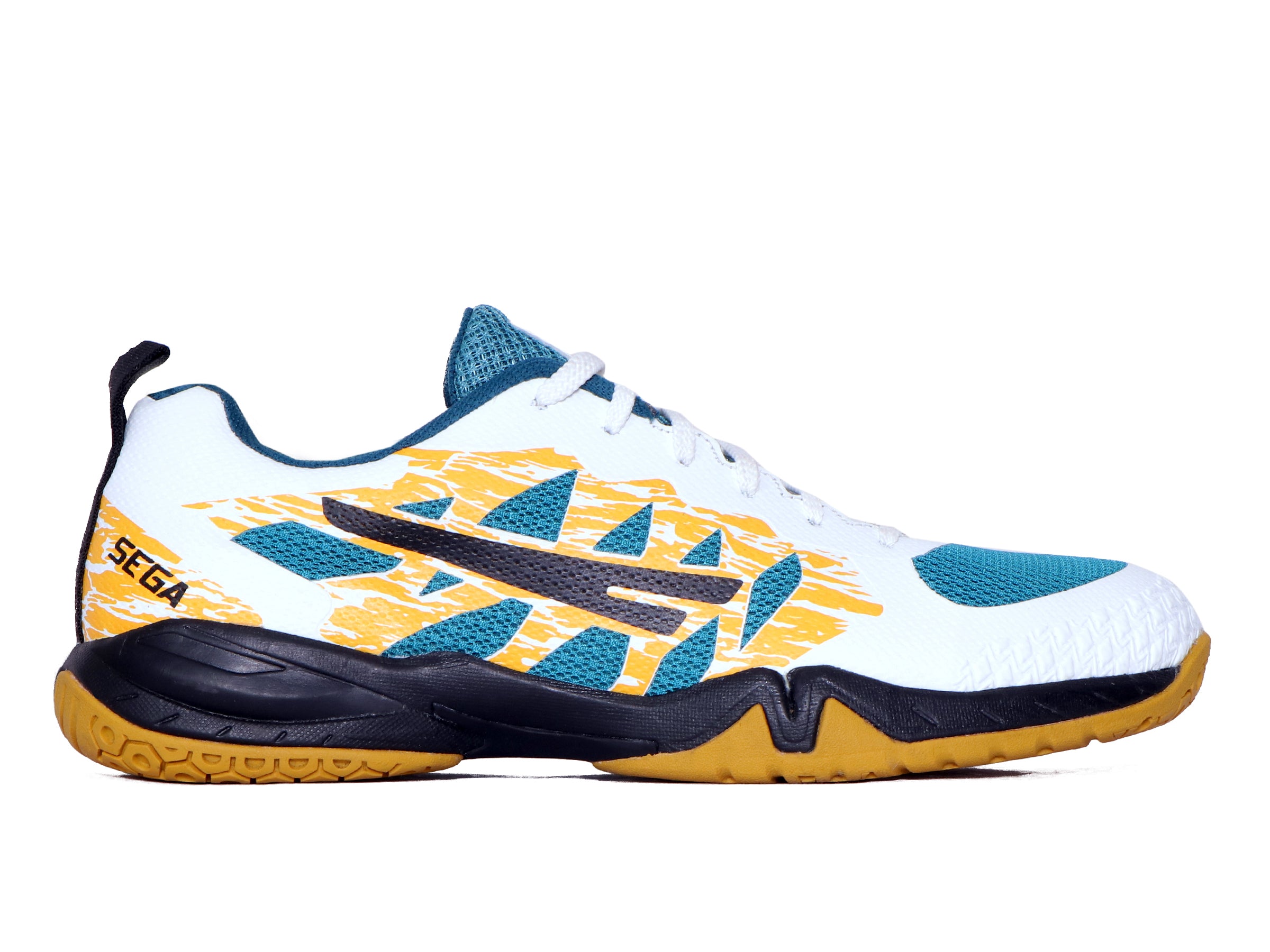 A pair of white QUIVE SEGA RP24 badminton squash court trainers with black accents and a textured sole.