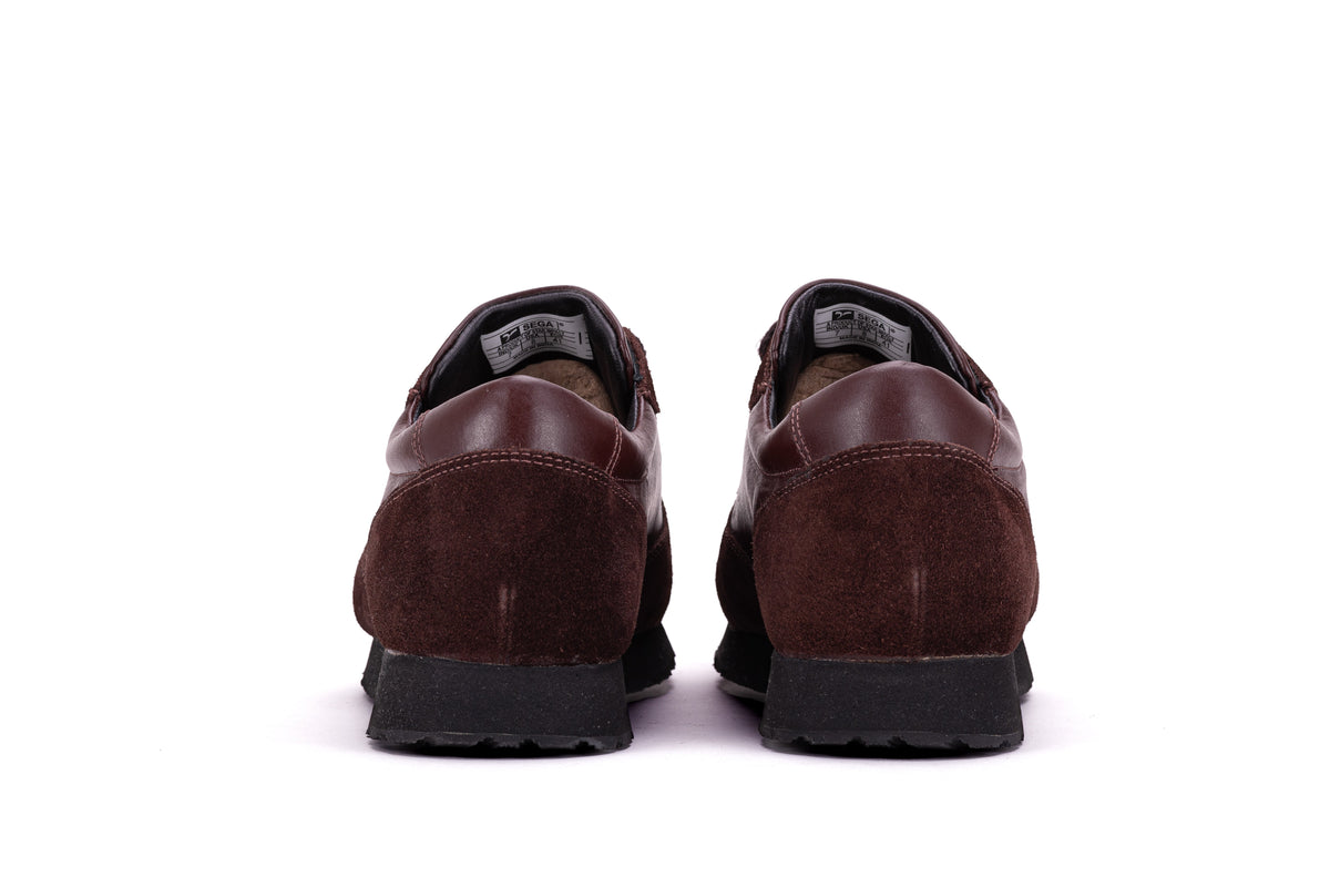 Burgundy QUIVE London Belgravia leather trainers, heel view