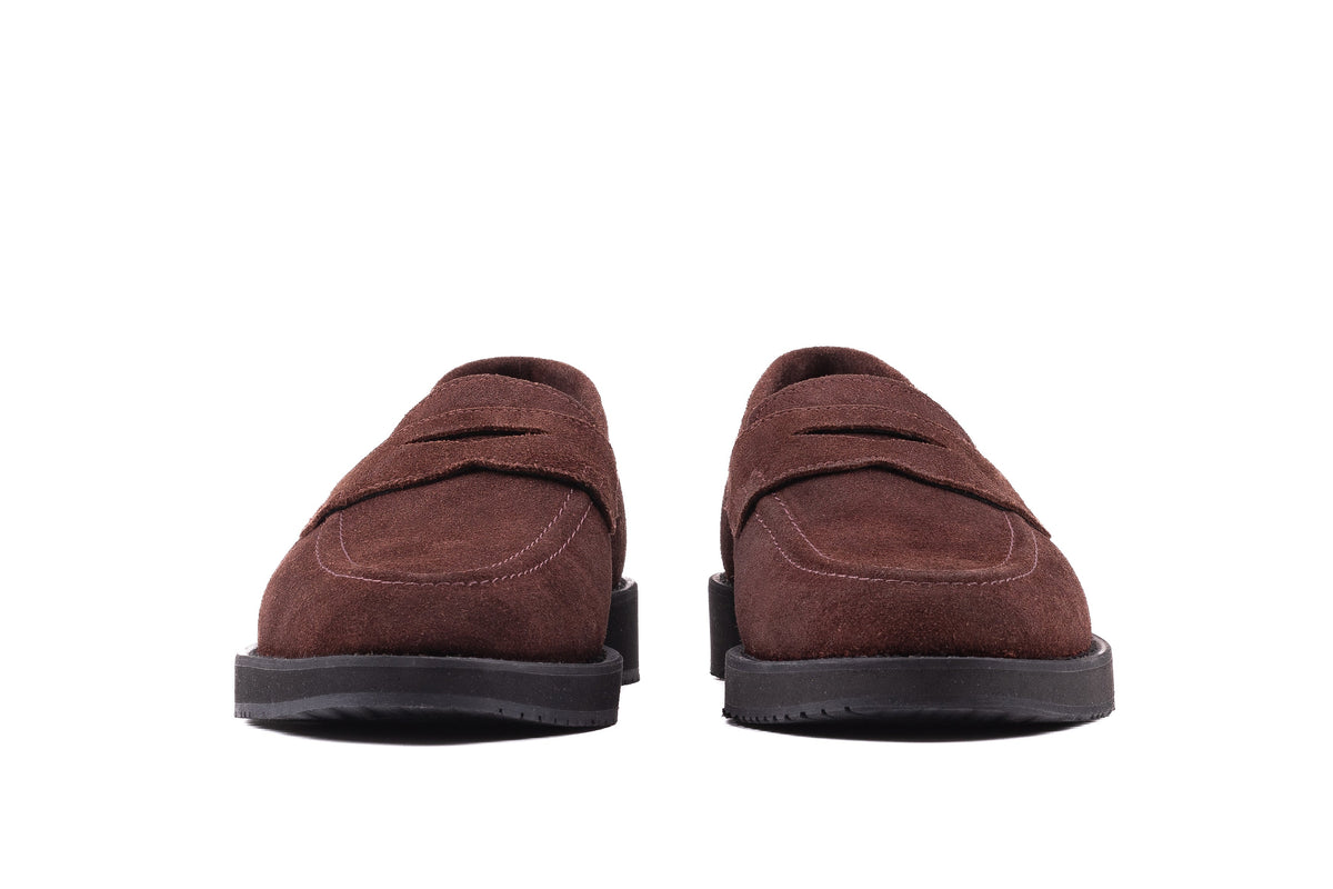 Brown QUIVE London Cambridge suede loafers, front view
