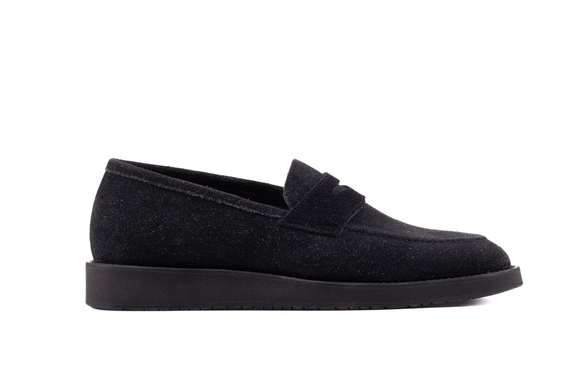 Black QUIVE London Cambridge suede loafer, right-facing side profile