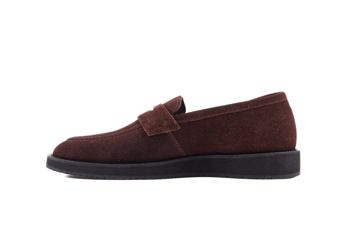 Brown QUIVE London Cambridge suede loafer, right-facing side profile